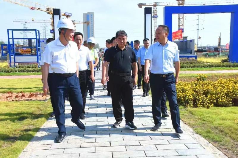 2022年10月，岳陽市委書記曹普華到岳陽自貿片區綜合體建設項目調研